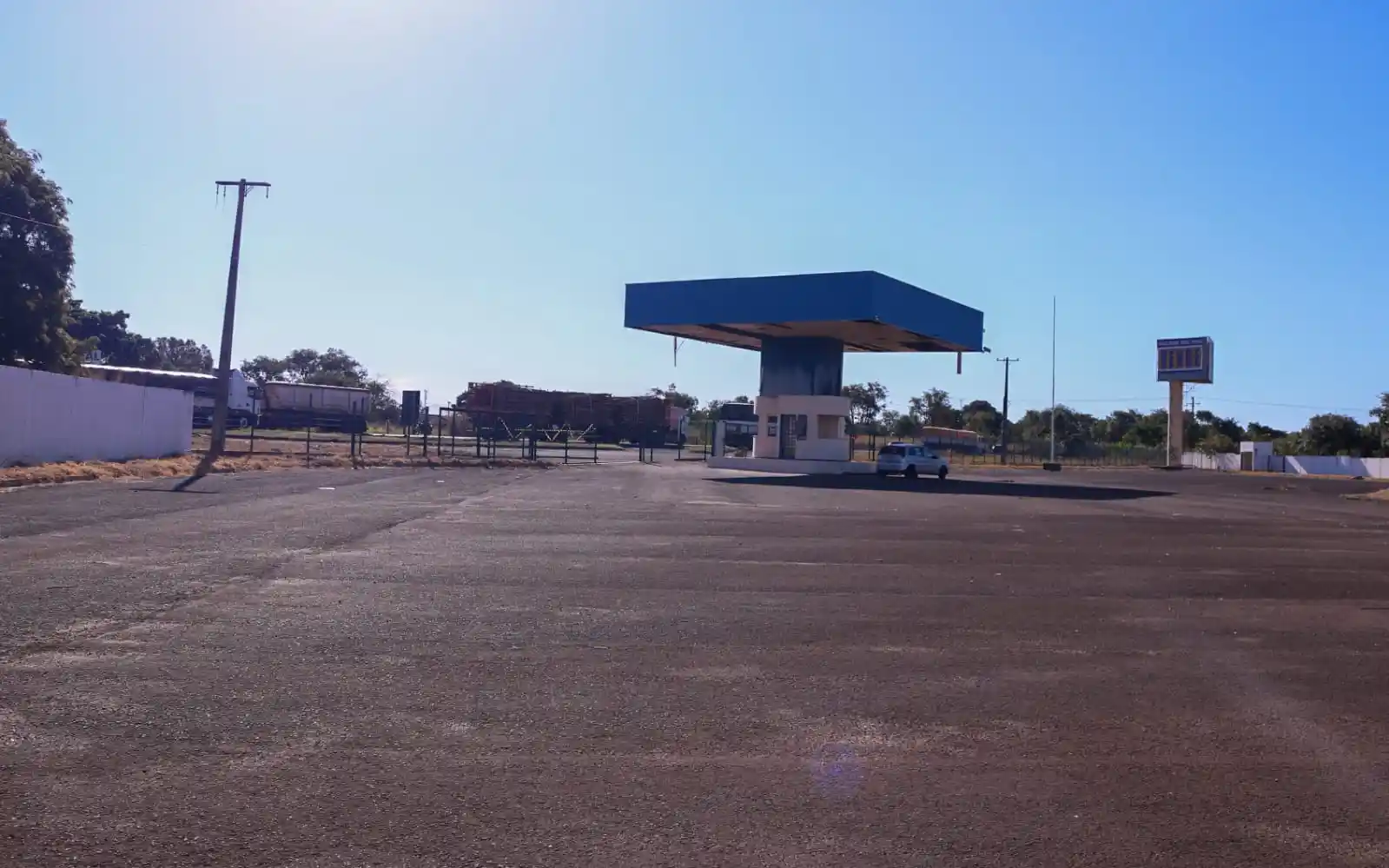 Galpão com doca pronto para operação